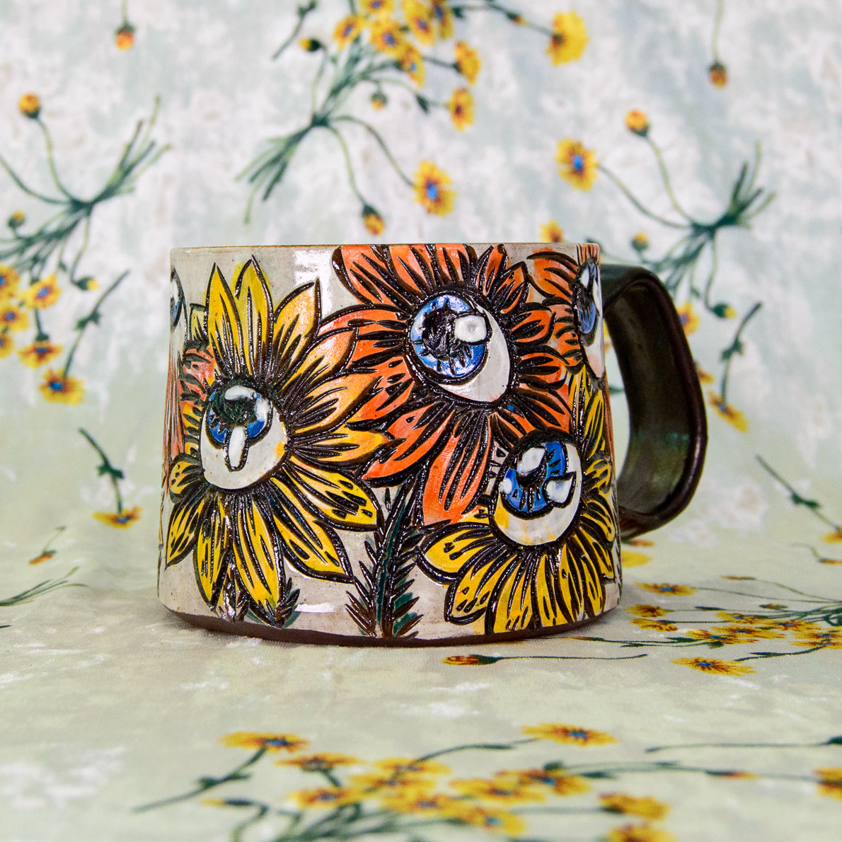 Looky Loo Flower Mug (No Luster)