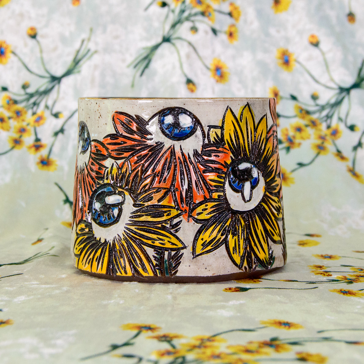 Looky Loo Flower Mug (No Luster)